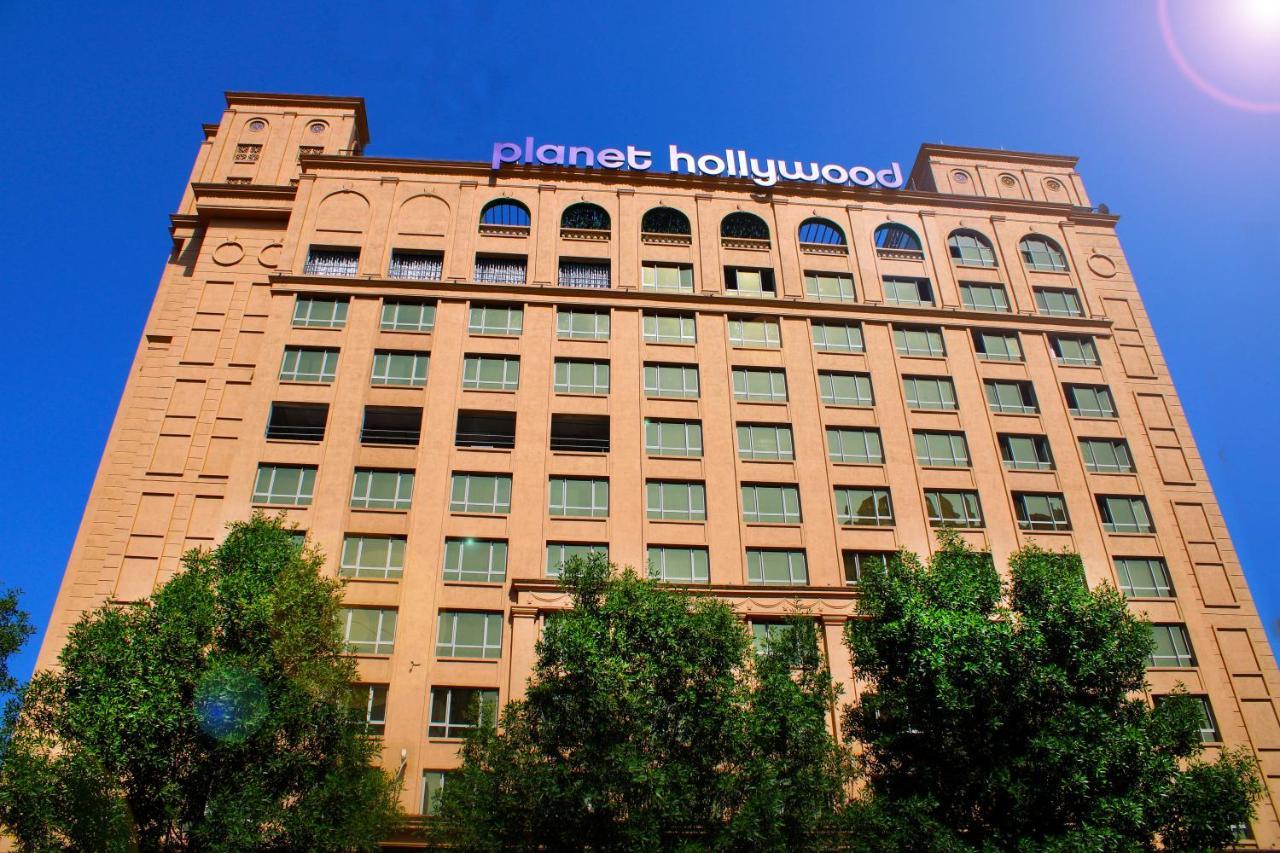 Planet Hollywood Thane Extérieur photo