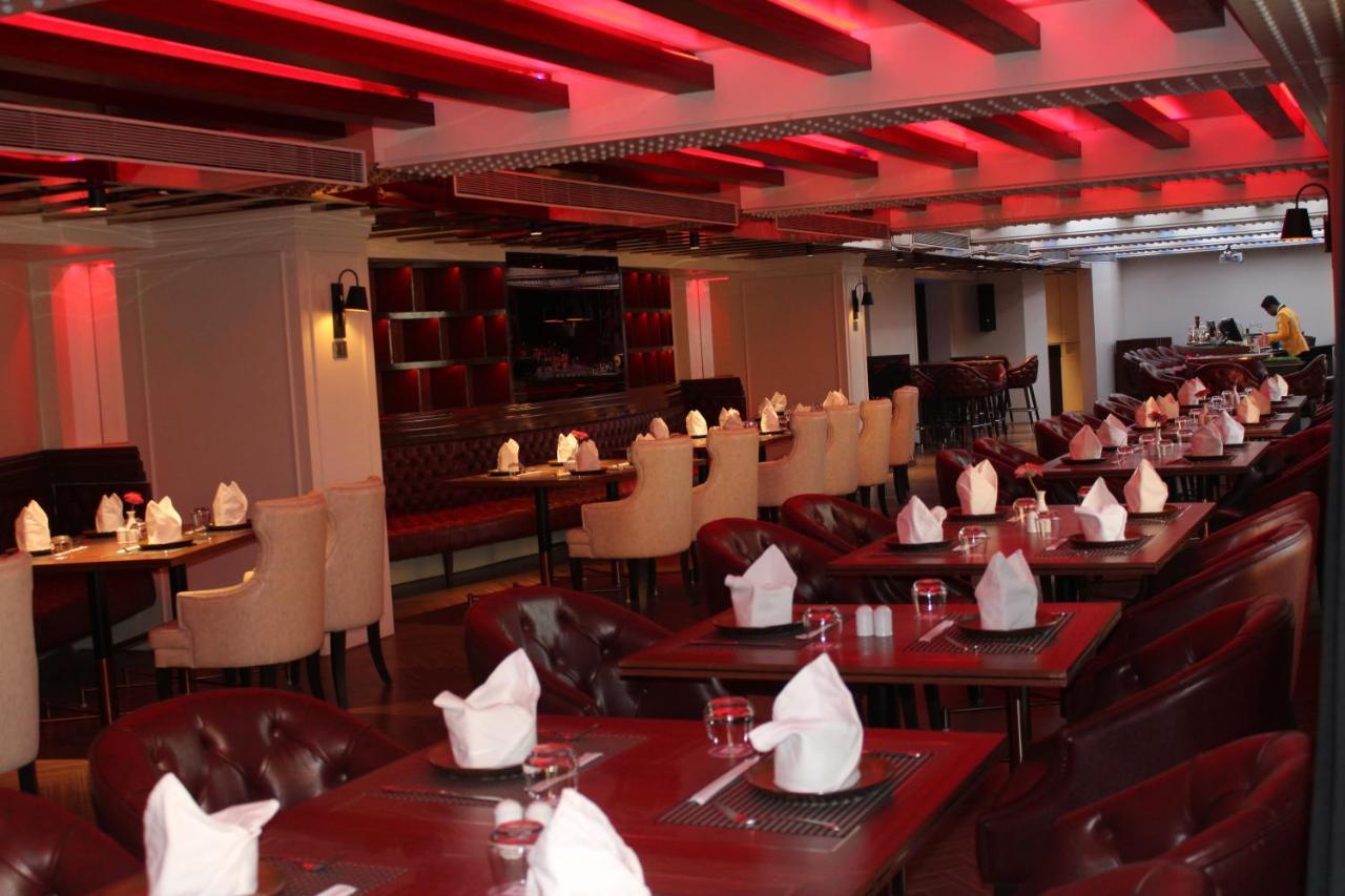 Planet Hollywood Thane Extérieur photo